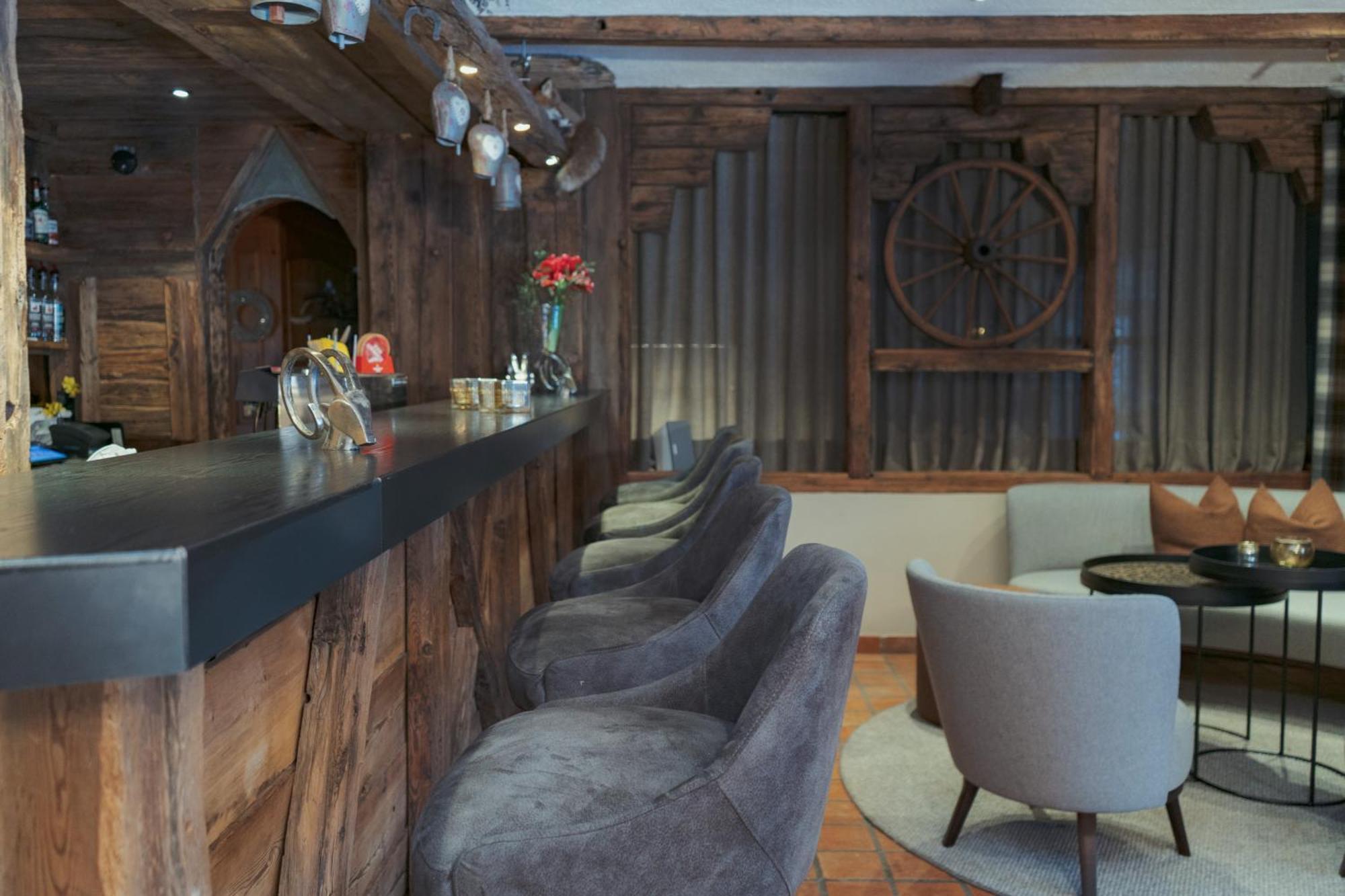 Jaegerhof Serviced Apartements เซอร์แมท ภายนอก รูปภาพ