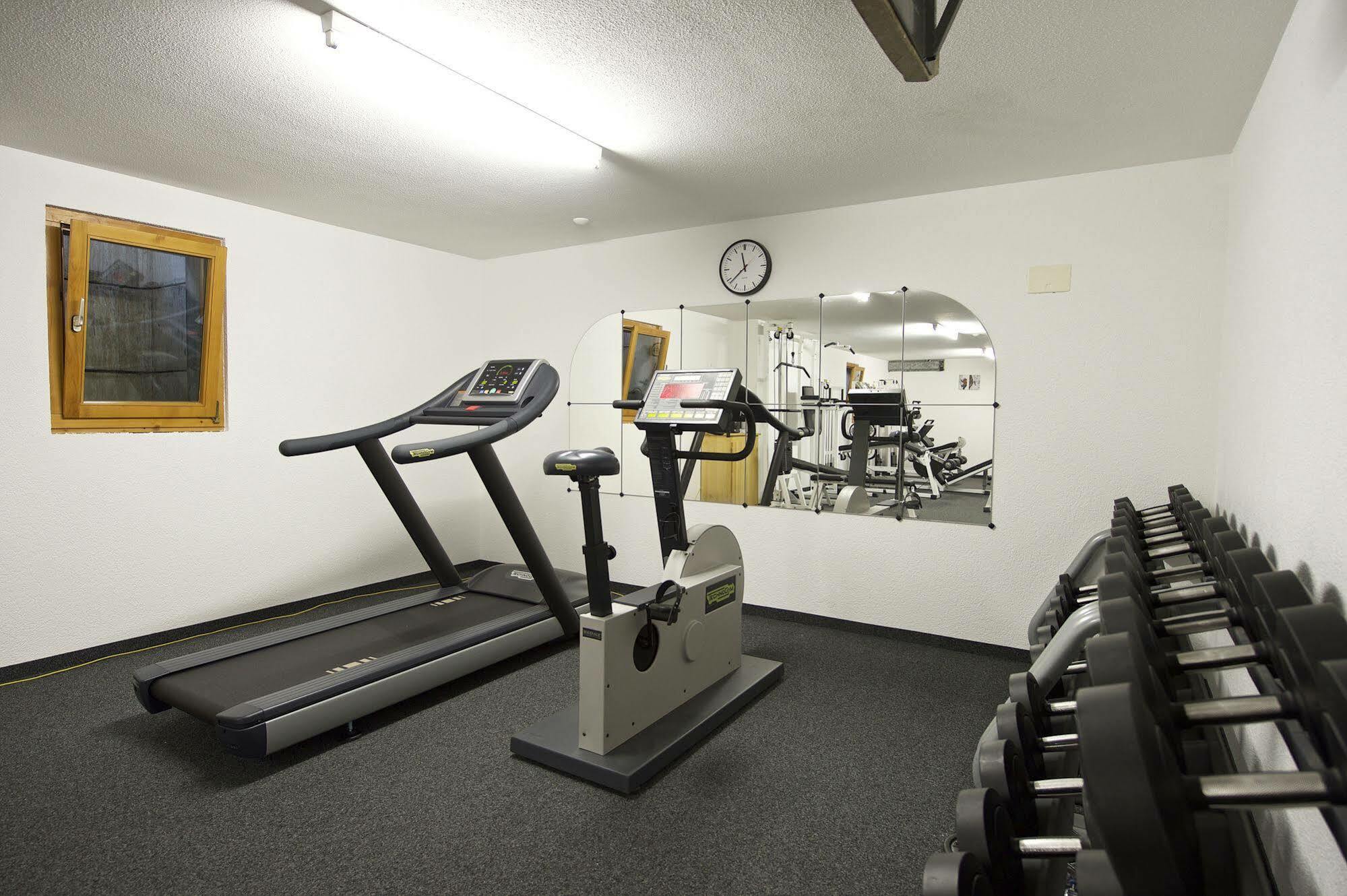 Jaegerhof Serviced Apartements เซอร์แมท ภายนอก รูปภาพ